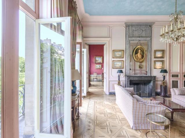 Tout savoir sur cet appartement dans le quartier Saint Philippe du Roule, à Paris 8ème