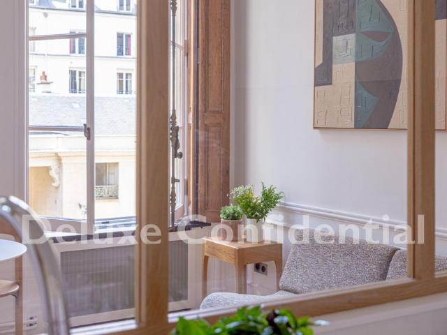 Tout savoir sur cet appartement dans le quartier Saint Thomas d'Aquin, à Paris 7ème