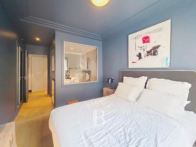 Tout savoir sur cet appartement dans le quartier Saint Thomas d'Aquin, à Paris 7ème