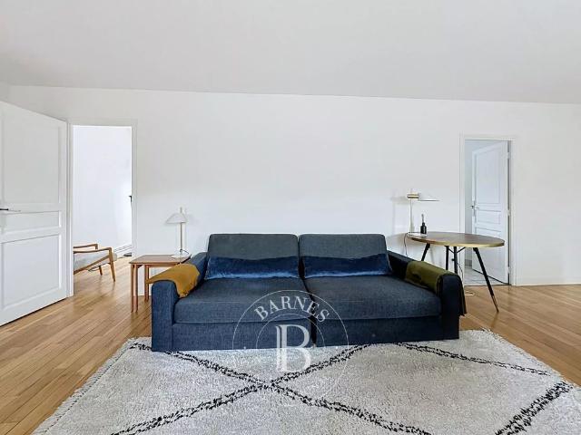 Tout savoir sur cet appartement dans le quartier Saint Thomas d'Aquin, à Paris 7ème