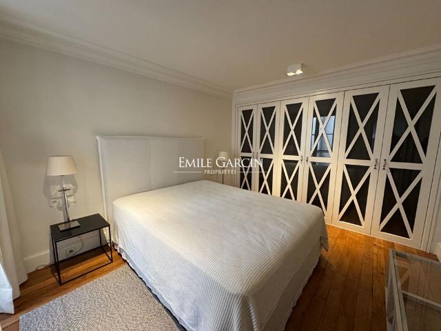 Tout savoir sur cet appartement dans le quartier Saint Thomas d'Aquin, à Paris 7ème