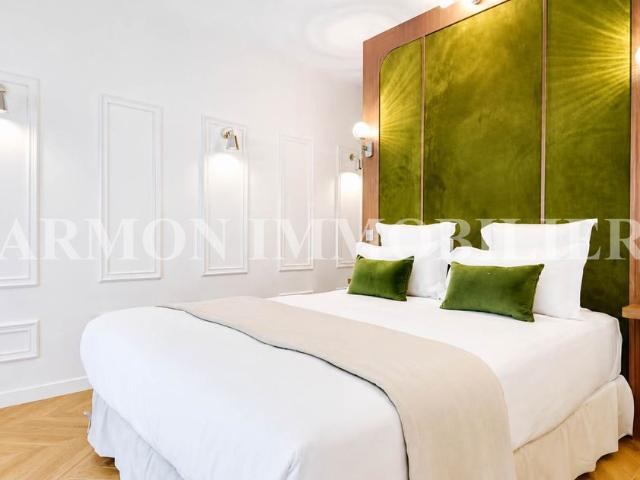 Tout savoir sur cet appartement dans le quartier Saint Thomas d'Aquin, à Paris 7ème