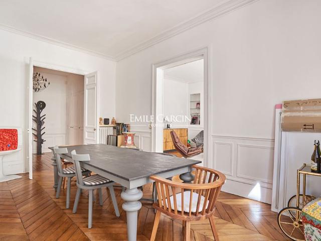 Tout savoir sur cet appartement dans le quartier Saint Thomas d'Aquin, à Paris 7ème