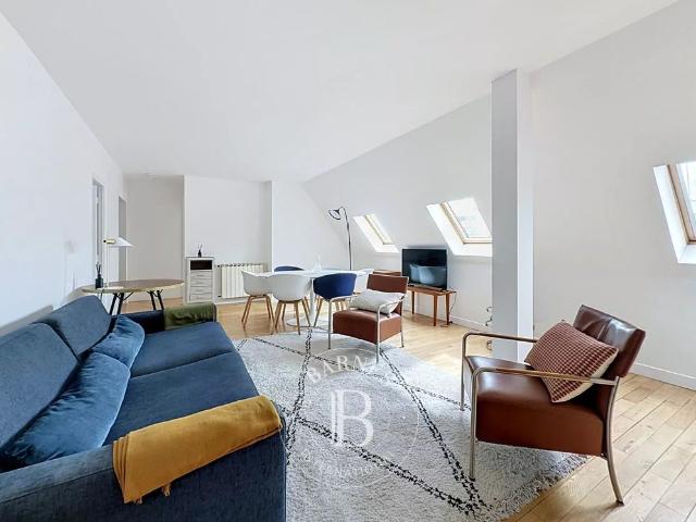Tout savoir sur cet appartement dans le quartier Saint Thomas d'Aquin, à Paris 7ème