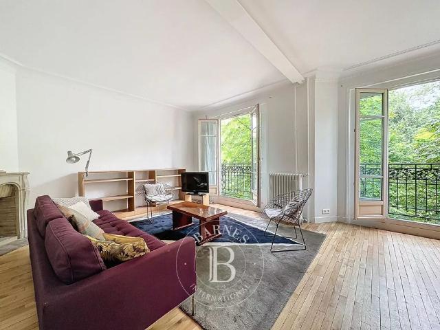 Tout savoir sur cet appartement dans le quartier Secrétan, à Paris 19ème