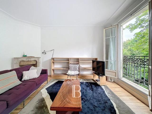 Tout savoir sur cet appartement dans le quartier Secrétan, à Paris 19ème
