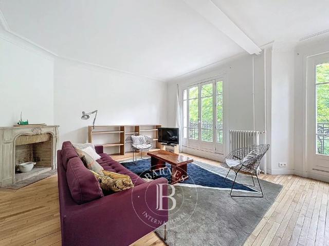 Tout savoir sur cet appartement dans le quartier Secrétan, à Paris 19ème