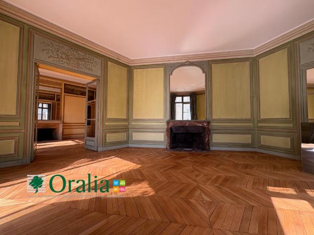 Tout savoir sur cet appartement dans le quartier Porte Dauphine, à Paris 16ème