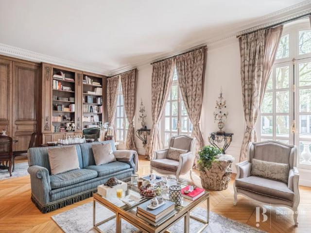 Tout savoir sur cet appartement dans le quartier Porte Dauphine, à Paris 16ème