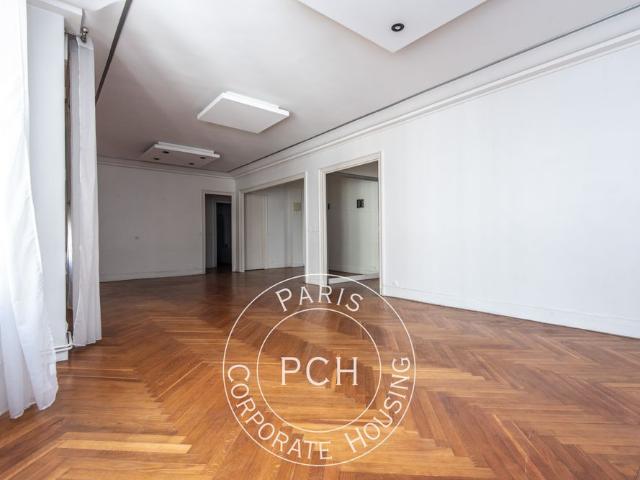 Tout savoir sur cet appartement dans le quartier Porte Dauphine, à Paris 16ème