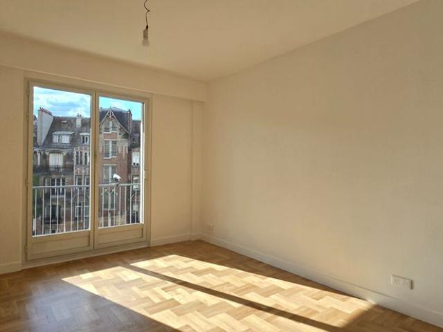 Tout savoir sur cet appartement dans le quartier Porte Dauphine, à Paris 16ème