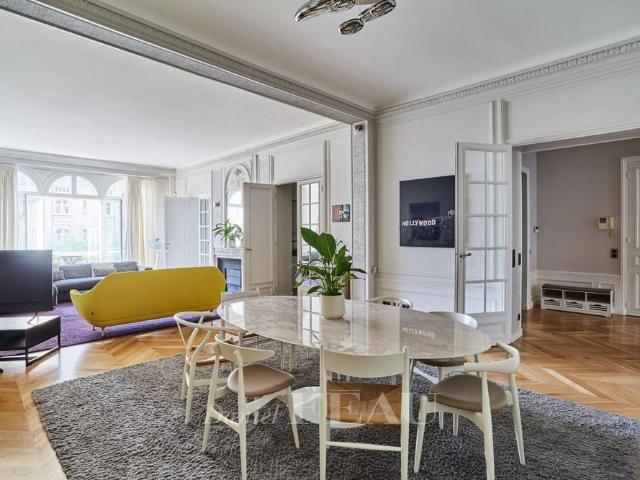 Tout savoir sur cet appartement dans le quartier Porte Dauphine, à Paris 16ème