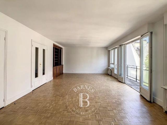 Tout savoir sur cet appartement dans le quartier Porte Dauphine, à Paris 16ème