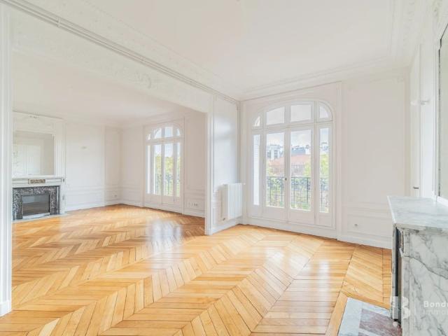 Tout savoir sur cet appartement dans le quartier Pereire Malesherbes, à Paris 17ème