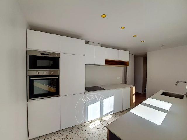 Tout savoir sur cet appartement dans le quartier Rennes, à Paris 6ème