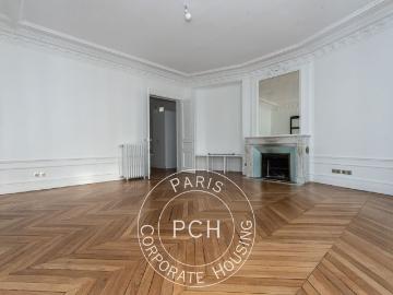 Tout savoir sur cet appartement dans le quartier Rennes, à Paris 6ème