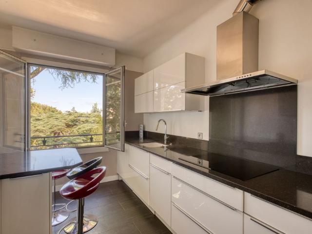 Tout savoir sur cet appartement dans le quartier Rue de Versailles Monastere, à Ville d'Avray