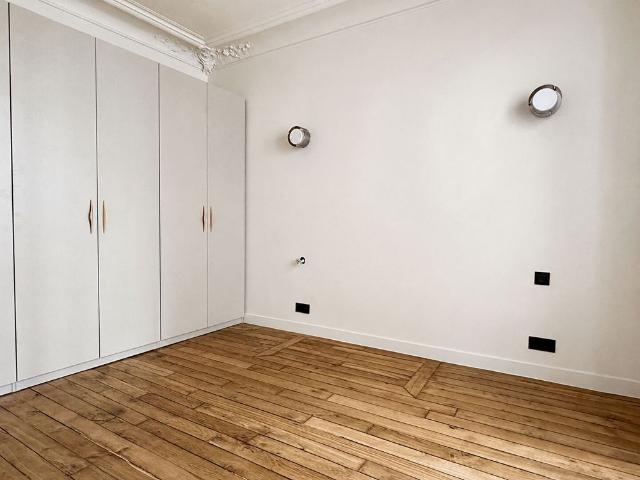 Tout savoir sur cet appartement dans le quartier Trudaine Maubeuge, à Paris 9ème