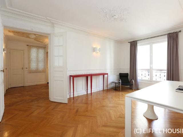 Tout savoir sur cet appartement dans le quartier Trudaine Maubeuge, à Paris 9ème