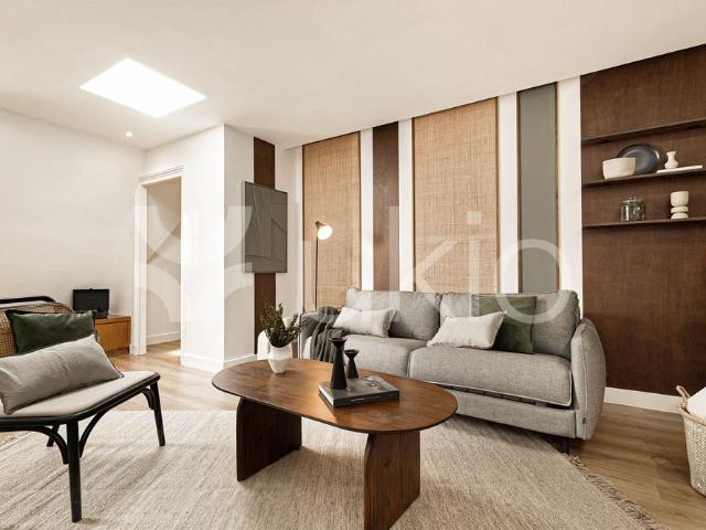Tout savoir sur cet appartement dans le quartier Triangle d'Or, à Paris 8ème