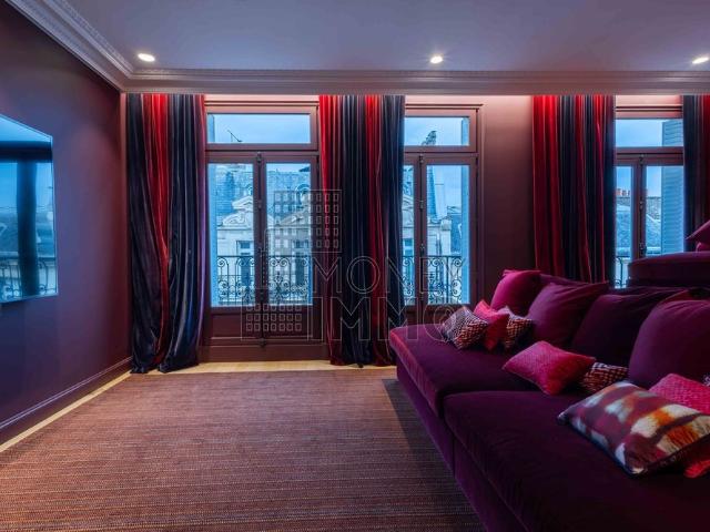 Tout savoir sur cet appartement dans le quartier Triangle d'Or, à Paris 8ème