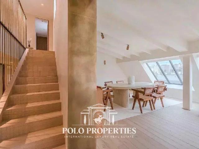 Tout savoir sur cet appartement dans le quartier Triangle d'Or, à Paris 8ème