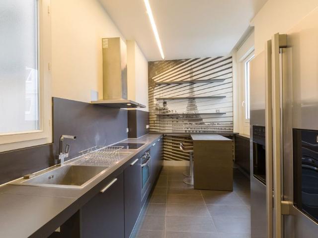 Tout savoir sur cet appartement dans le quartier Triangle d'Or, à Paris 8ème