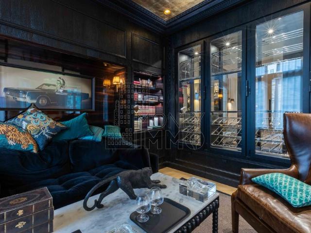 Tout savoir sur cet appartement dans le quartier Triangle d'Or, à Paris 8ème