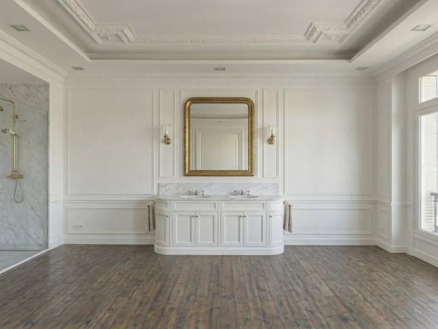 Tout savoir sur cet appartement dans le quartier Triangle d'Or, à Paris 8ème