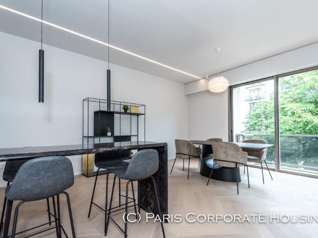 Tout savoir sur cet appartement dans le quartier Triangle d'Or, à Paris 8ème