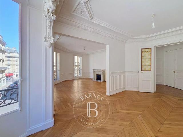Tout savoir sur cet appartement dans le quartier Val de Grace, à Paris 5ème