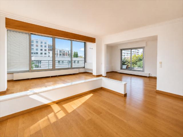 Tout savoir sur cet appartement dans le quartier Val d'Or, à Saint Cloud