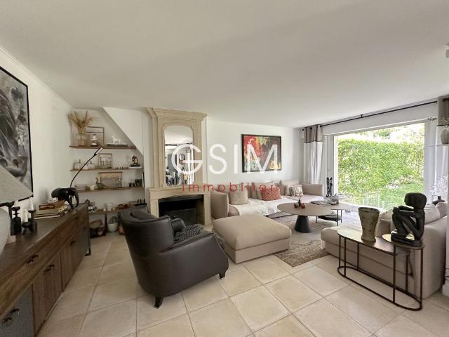 Tout savoir sur cette maison à La Celle Saint Cloud