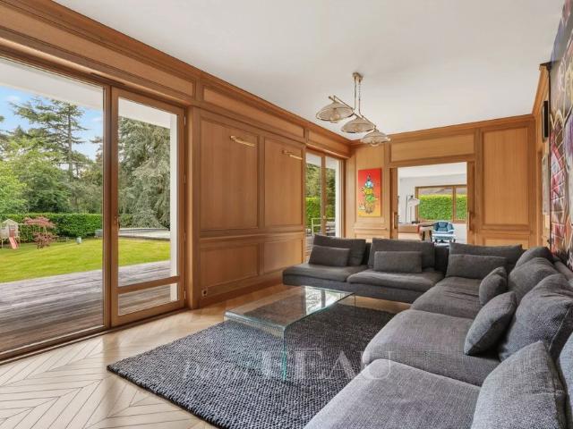 Tout savoir sur cette maison à Les Loges en Josas