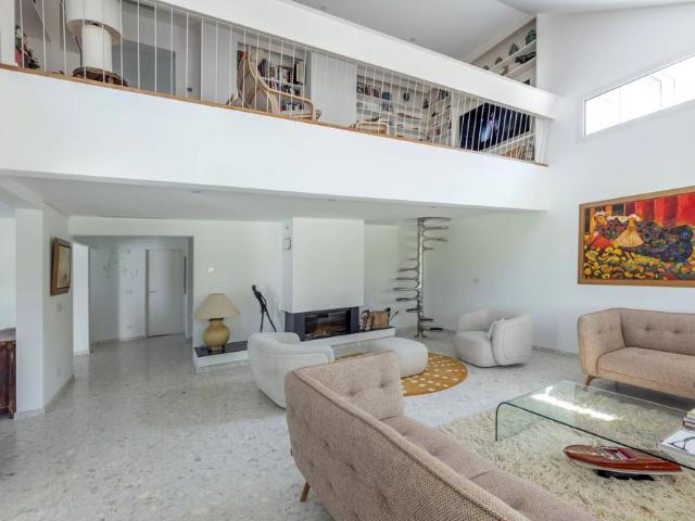 Tout savoir sur cette maison à Les Loges en Josas