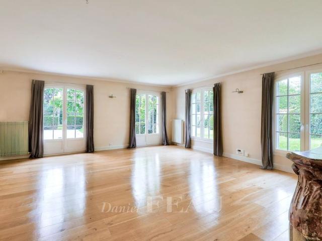 Tout savoir sur cette maison à Marnes la Coquette