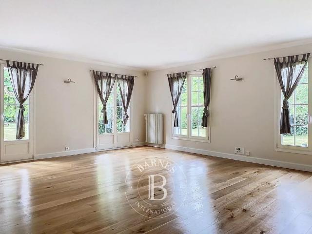 Tout savoir sur cette maison à Marnes la Coquette