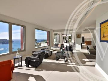 Tout savoir sur cette maison dans le quartier Col de Villefranche, à Villefranche sur Mer