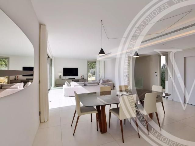 Tout savoir sur cette maison dans le quartier Col de Villefranche, à Villefranche sur Mer