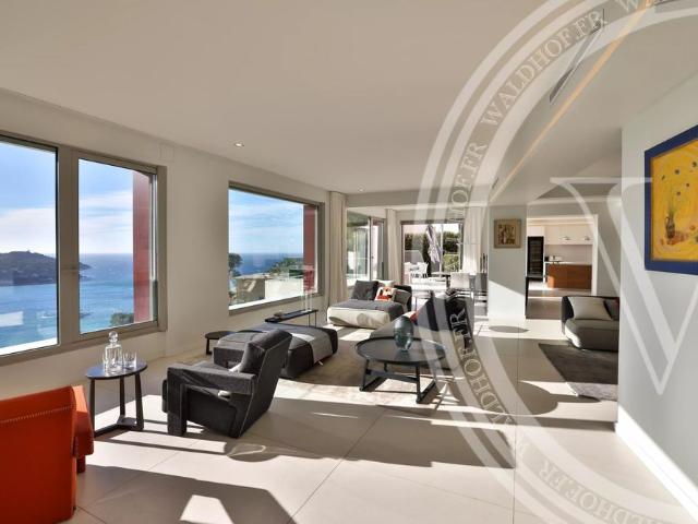 Tout savoir sur cette maison dans le quartier Col de Villefranche, à Villefranche sur Mer