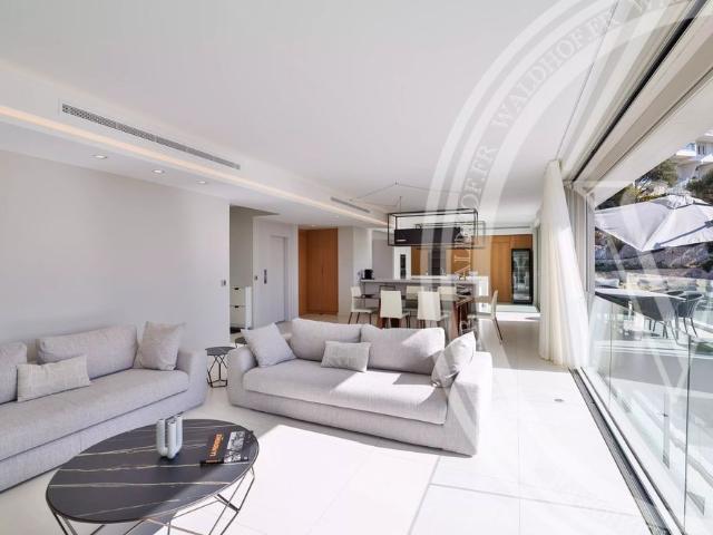 Tout savoir sur cette maison dans le quartier Col de Villefranche, à Villefranche sur Mer