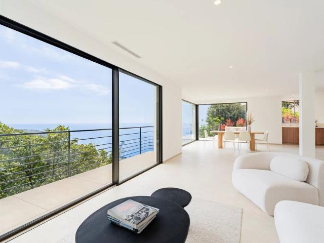 Tout savoir sur cette maison dans le quartier Cabbe Saint Roman, à Roquebrune Cap Martin