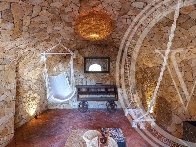 Tout savoir sur cette maison dans le quartier Cabbe Saint Roman, à Roquebrune Cap Martin