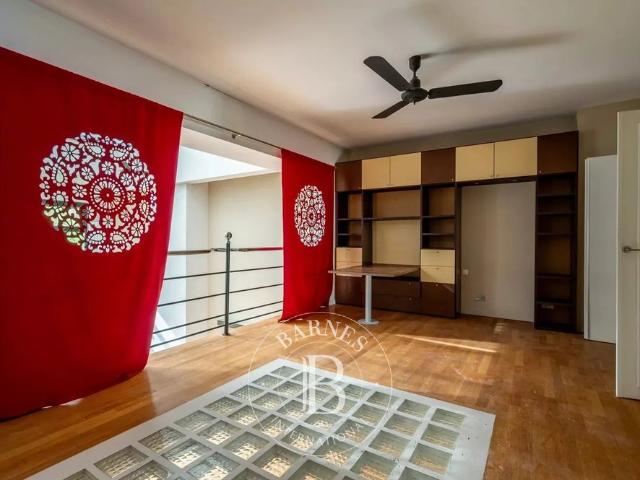 Tout savoir sur cette maison dans le quartier Centre Mairie, à Asnières sur Seine