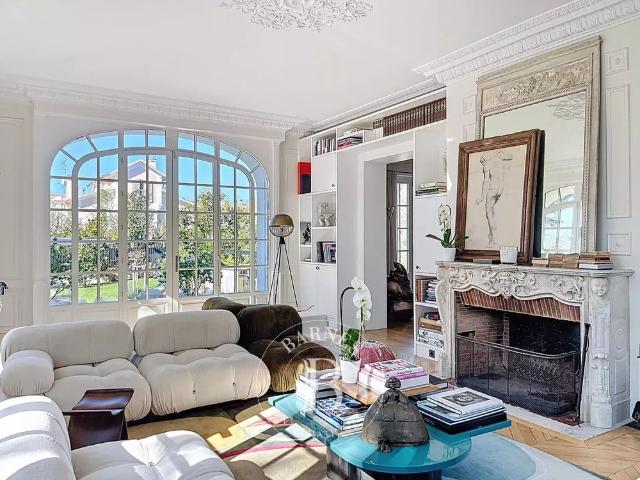 Tout savoir sur cette maison dans le quartier Centre, à Saint Cloud