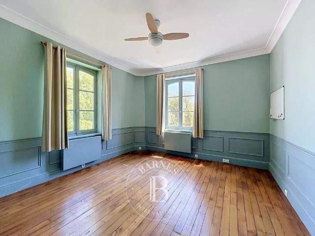 Tout savoir sur cette maison dans le quartier Centre, à Saint Cloud