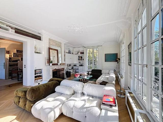 Tout savoir sur cette maison dans le quartier Centre, à Saint Cloud