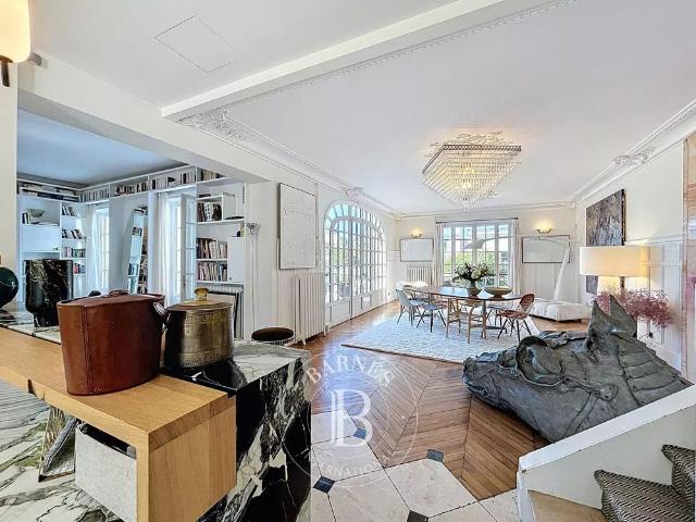 Tout savoir sur cette maison dans le quartier Centre, à Saint Cloud