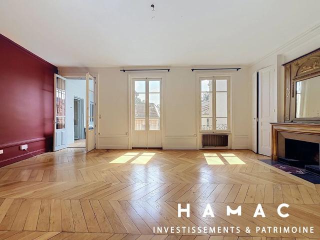 Tout savoir sur cette maison dans le quartier Centre, à Sainte Foy lès Lyon