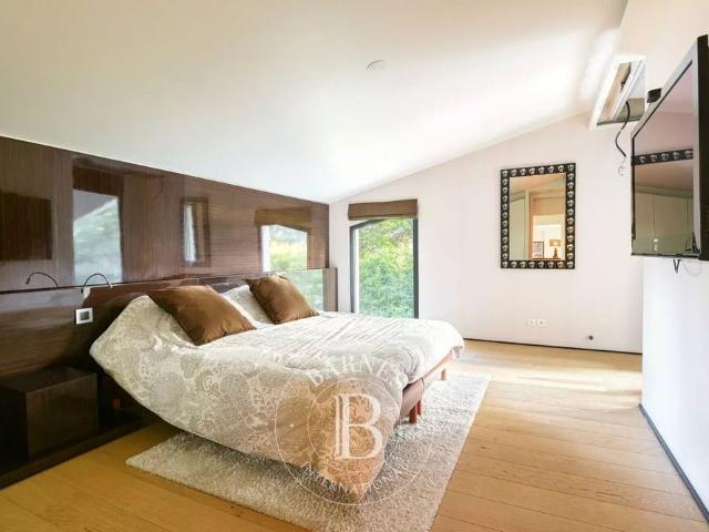 Tout savoir sur cette maison dans le quartier Centre et Nord Ouest, à Saint Didier au Mont d'Or